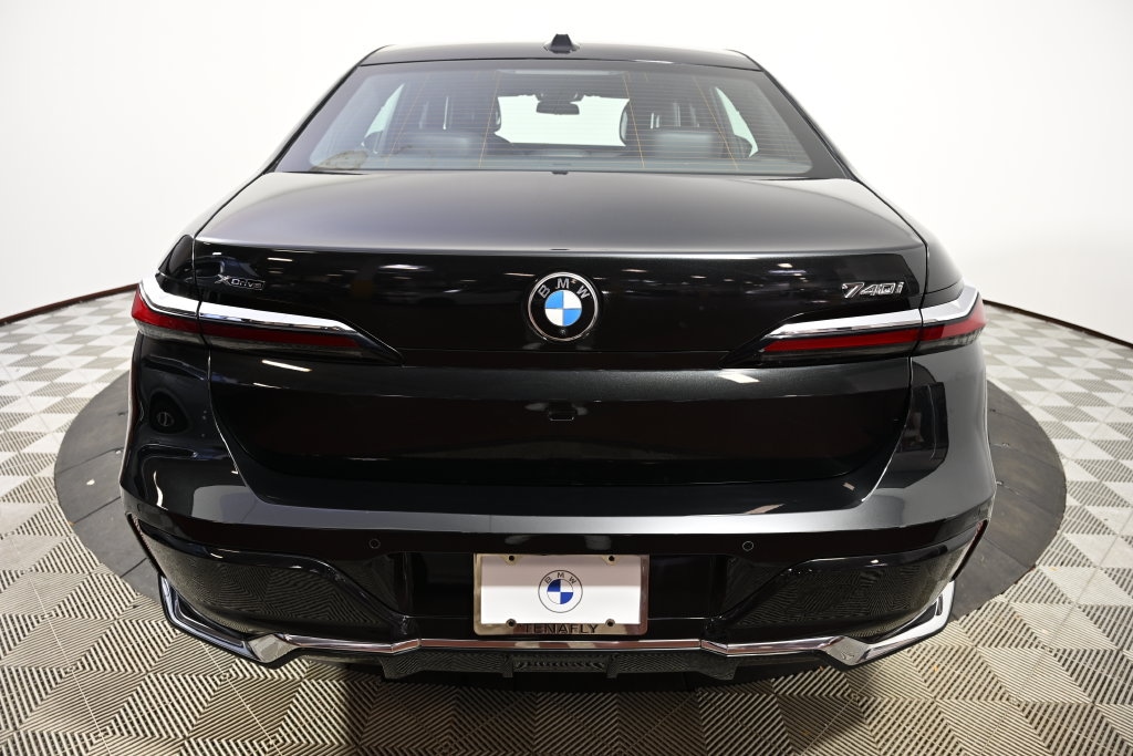 Certified 2024 BMW 740i xDrive Sedan