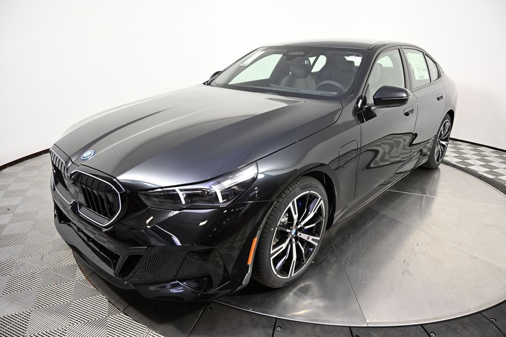 2027 BMW 550e Sedan 