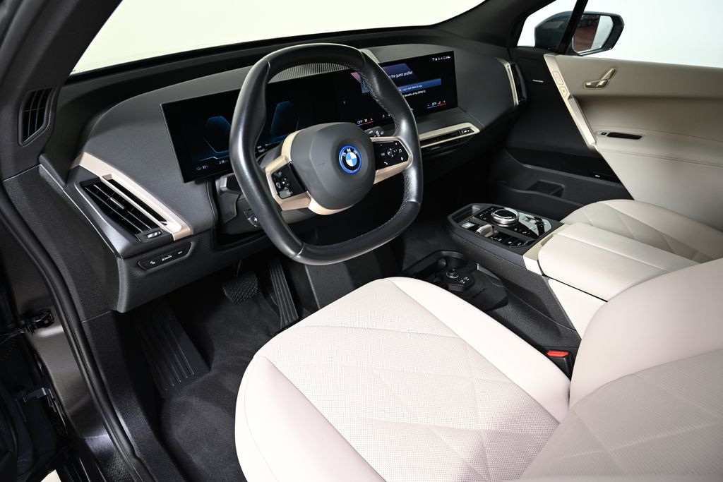 2025 BMW iX 50 - Photo 14