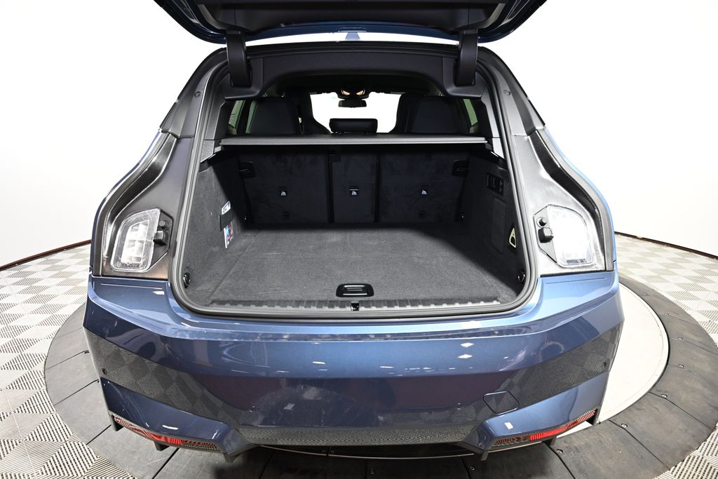 2026 BMW iX 45 - Photo 10