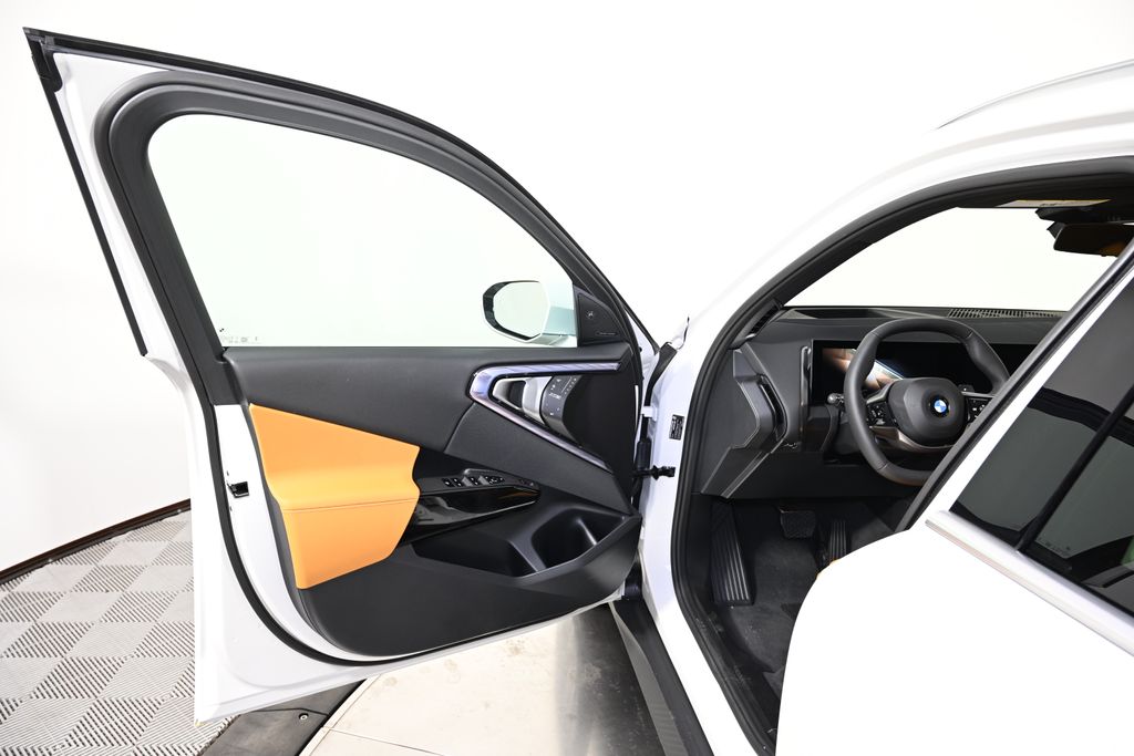 2026 BMW X3 30 - Photo 21