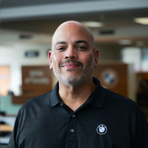 Staff member Edward Mercado from ID_8d28bc