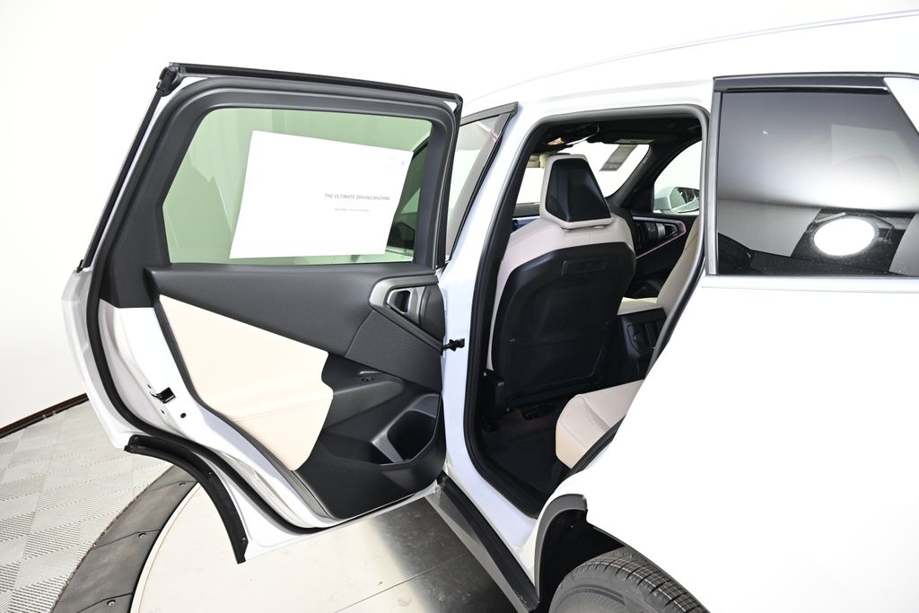 2026 BMW X3 30 - Photo 23