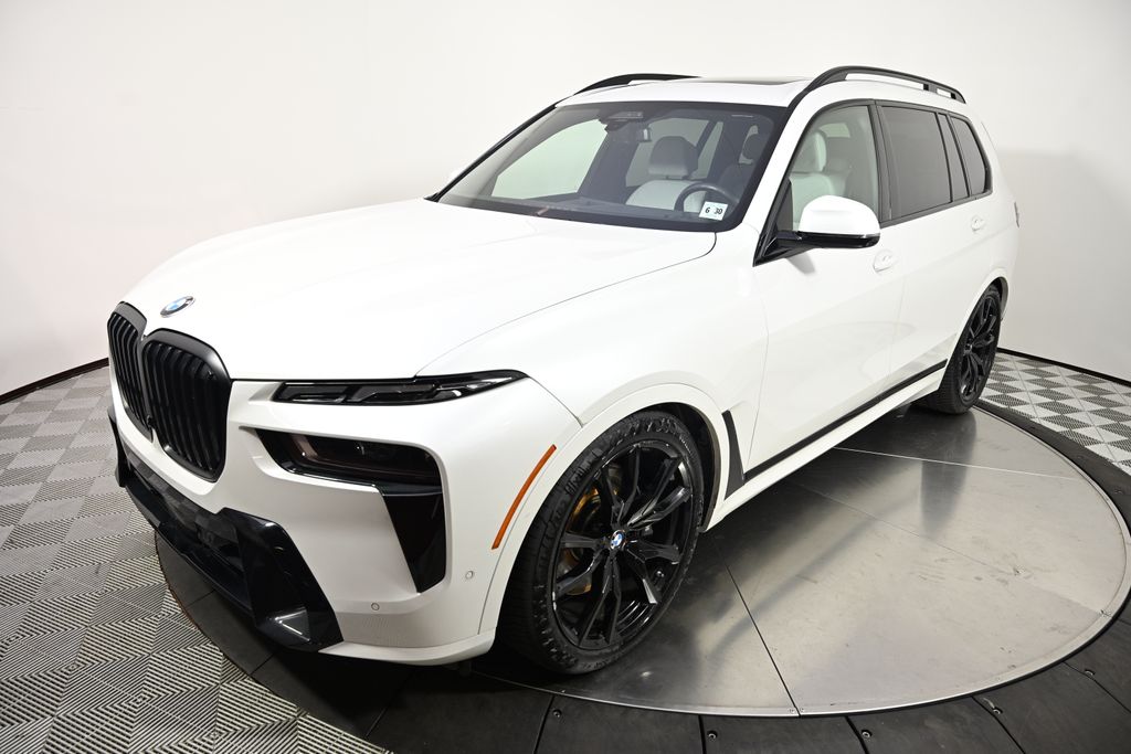 2025 BMW X7 SUV 