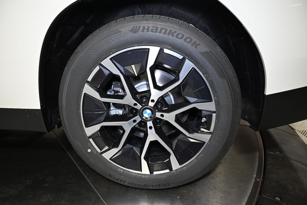 2026 BMW X3 30 - Photo 12