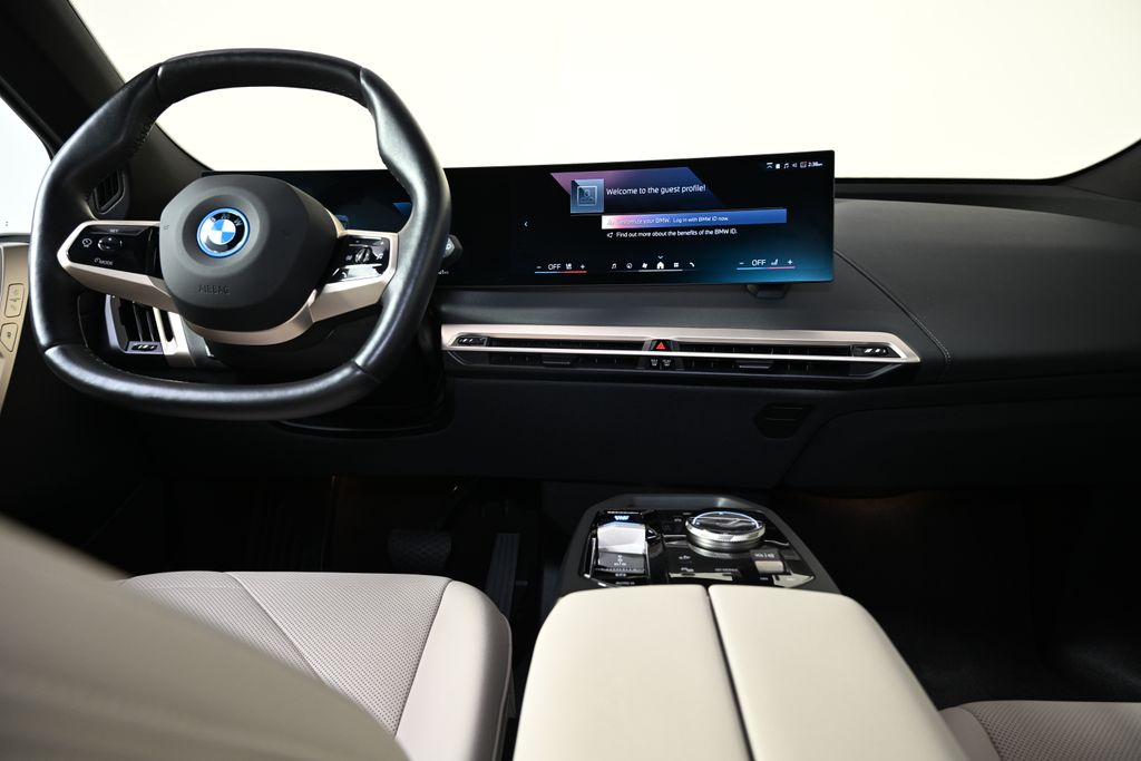 2025 BMW iX 50 - Photo 15