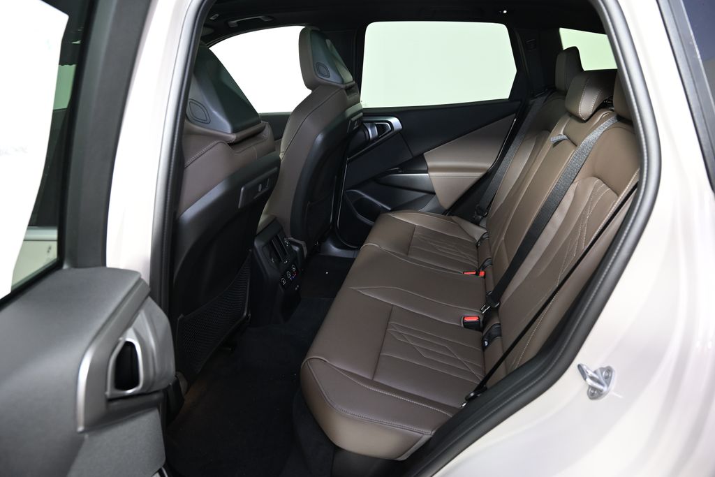 2026 BMW X3 30 - Photo 24