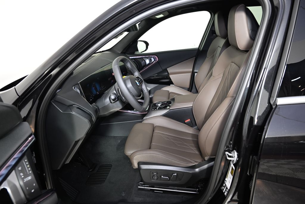 2026 BMW X3 30 - Photo 14