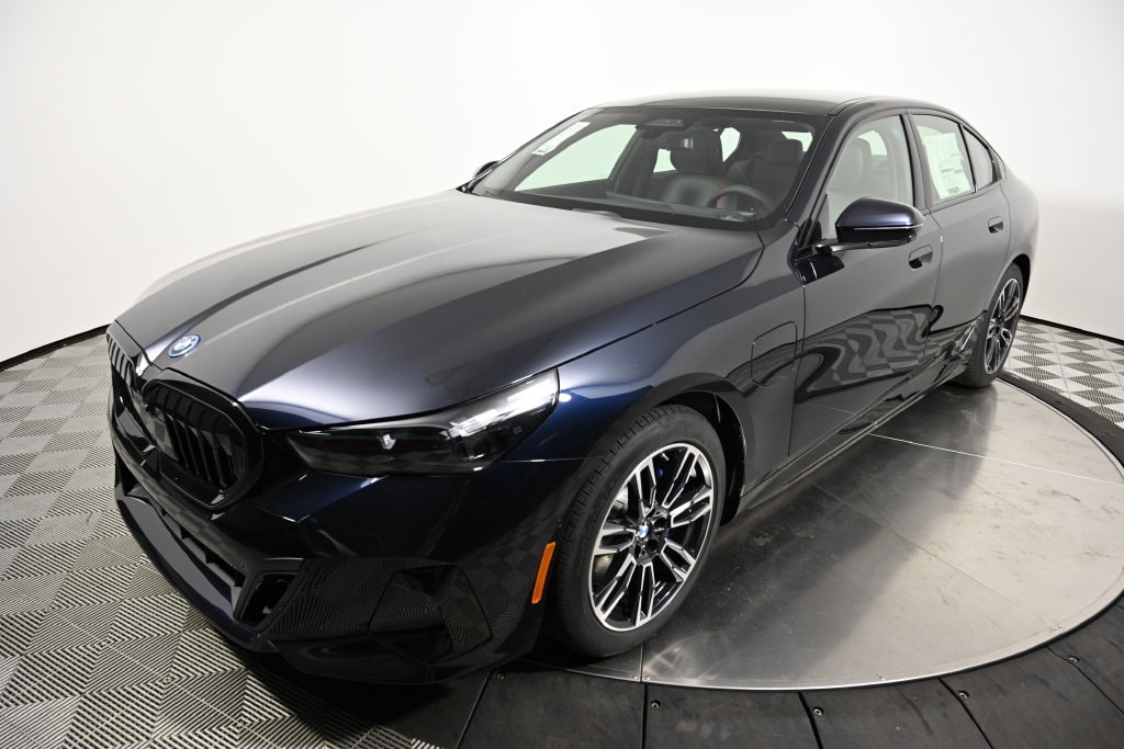 2027 BMW 550e Sedan 