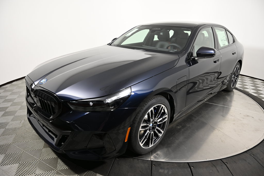 2027 BMW 550e xDrive Sedan