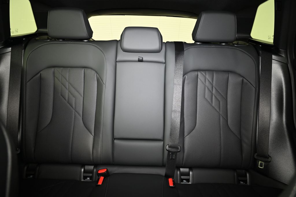 2026 BMW X3 30 - Photo 25