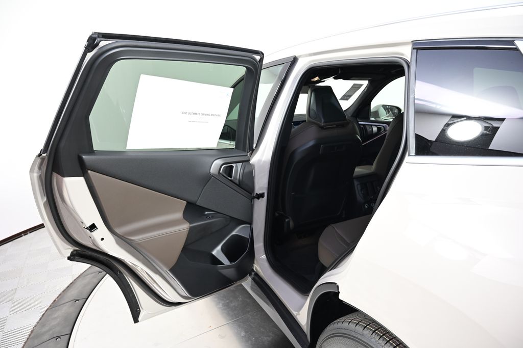 2026 BMW X3 30 - Photo 23