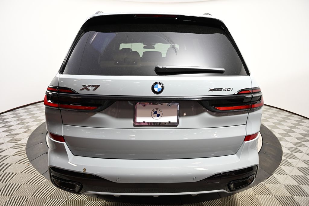 New 2027 BMW X7 xDrive40i SUV