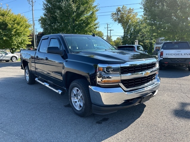 Used 2018 Chevrolet Silverado 1500 LT with VIN 1GCVKREC2JZ286471 for sale in Latham, NY