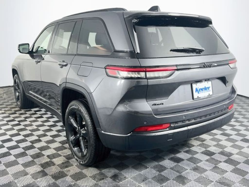 Used 2024 Jeep Grand Cherokee Altitude SUV
