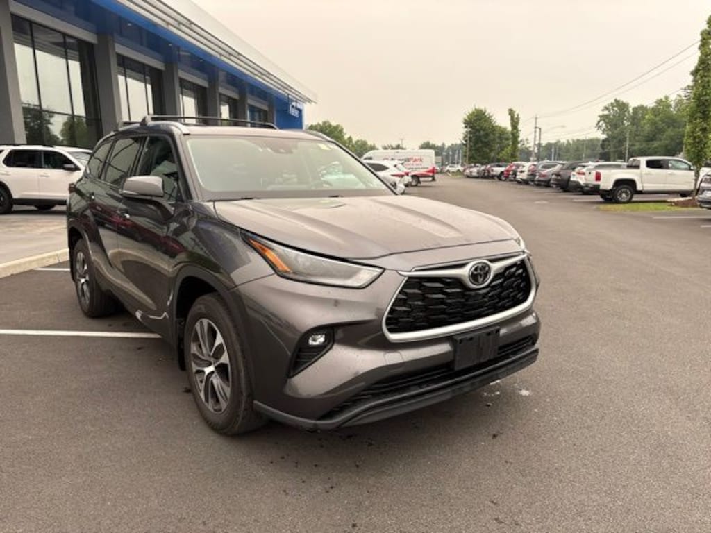 Used 2022 Toyota Highlander XLE SUV
