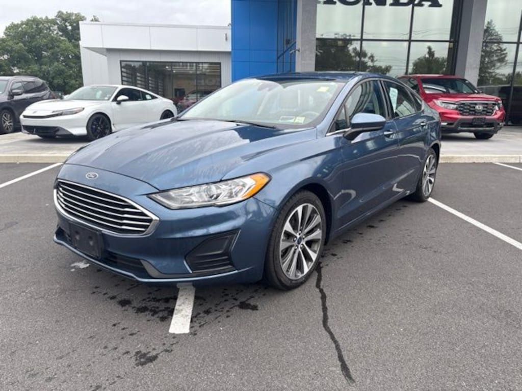 Used 2019 Ford Fusion SE Sedan