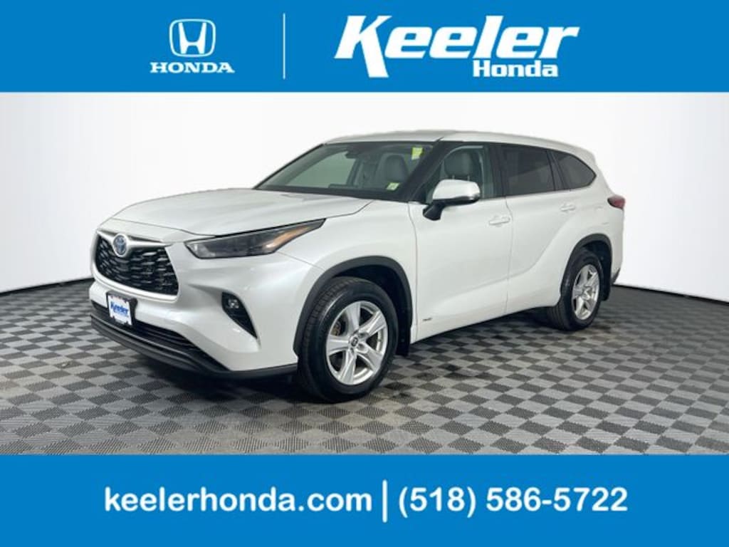 Used 2023 Toyota Highlander Hybrid LE SUV