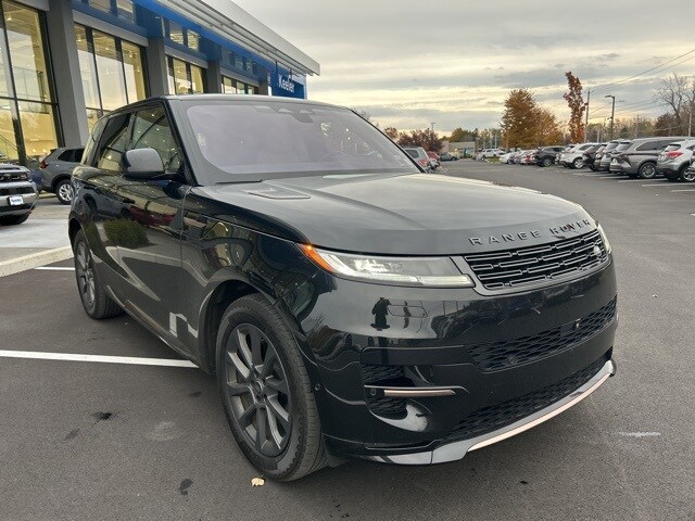 2023 Land Rover Range Rover Sport SE photo 3