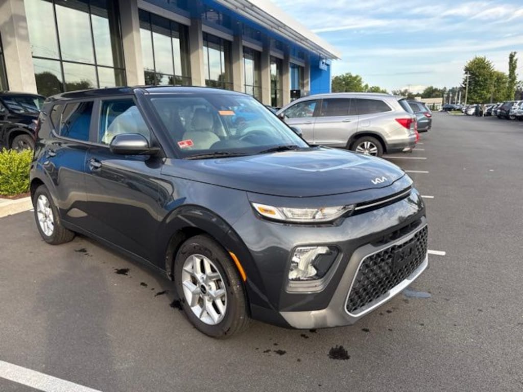 Used 2022 Kia Soul LX Hatchback