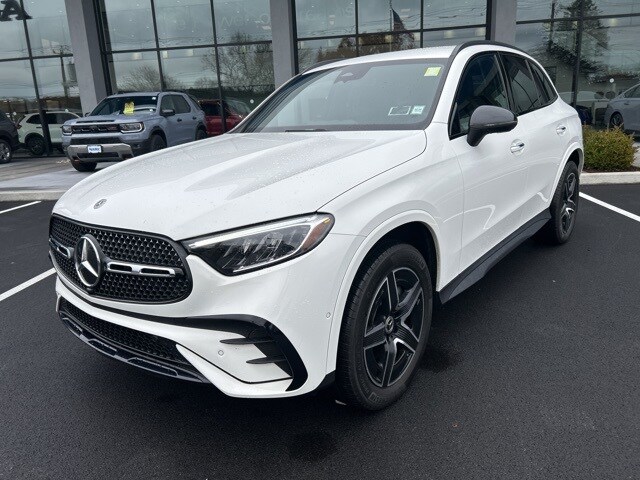 2024 Mercedes Benz GLC 300 4MATIC photo 2