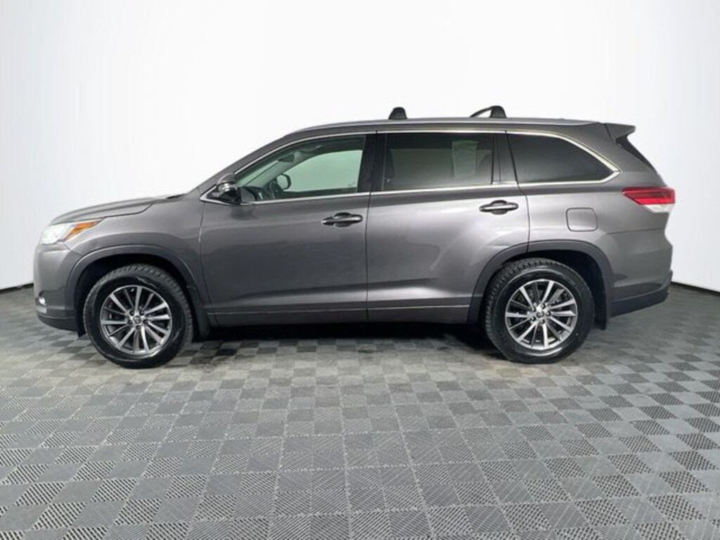 Used 2017 Toyota Highlander XLE SUV