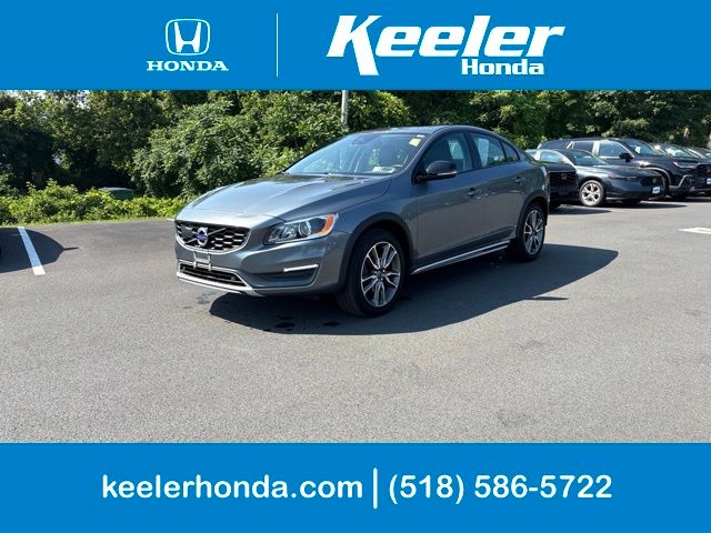 2016 Volvo S60 T5 AWD Cross Country Platinum's photo