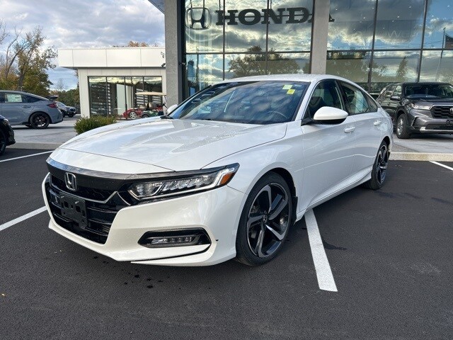 2019 Honda Accord Sport photo 2