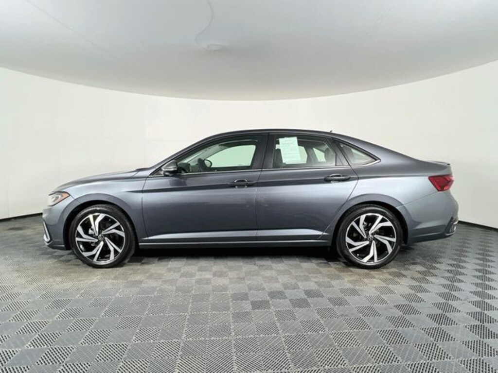 Used 2025 Volkswagen Jetta 1.5T SEL Sedan