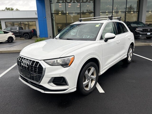 2020 Audi Q3 Premium photo 2