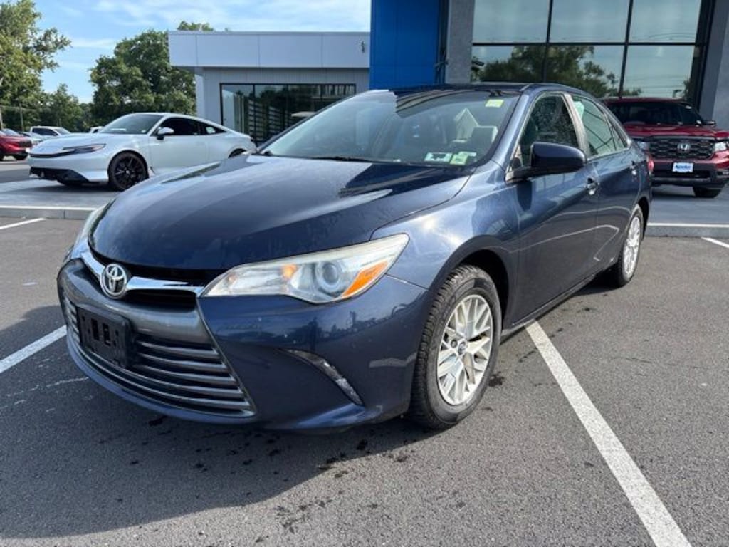 Used 2017 Toyota Camry LE Sedan