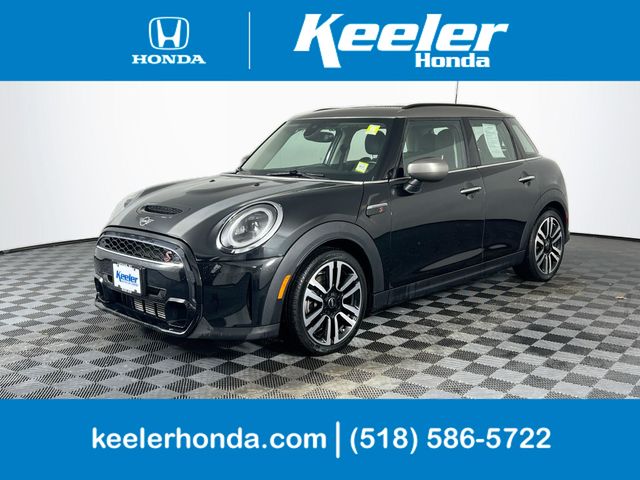 2023 MINI Hardtop Cooper S's photo