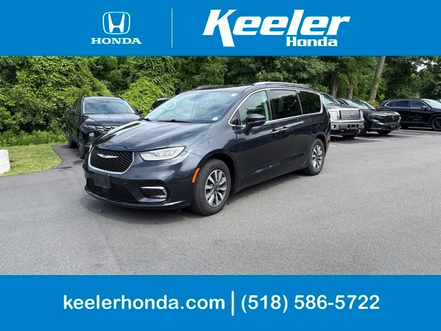 2021 Chrysler Pacifica Touring L's photo