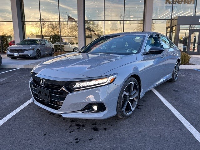 2022 Honda Accord Sport 2.0T photo 2