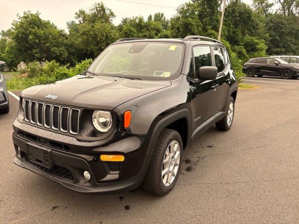 Used 2022 Jeep Renegade Latitude SUV