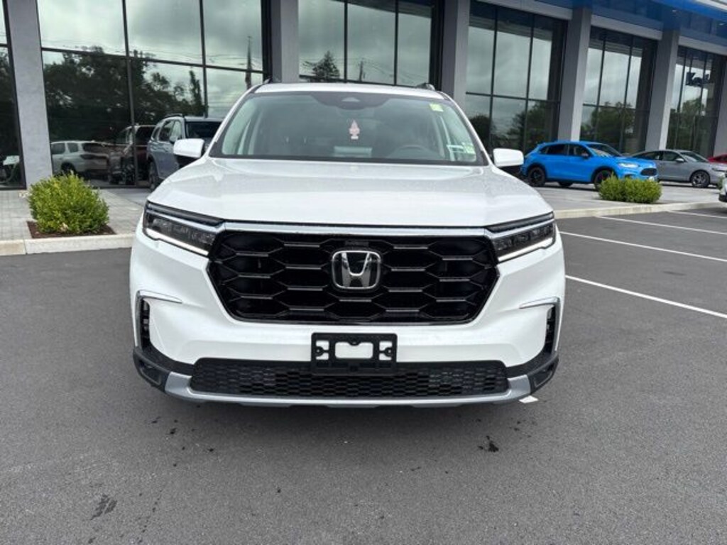 Used 2025 Honda Pilot Touring SUV