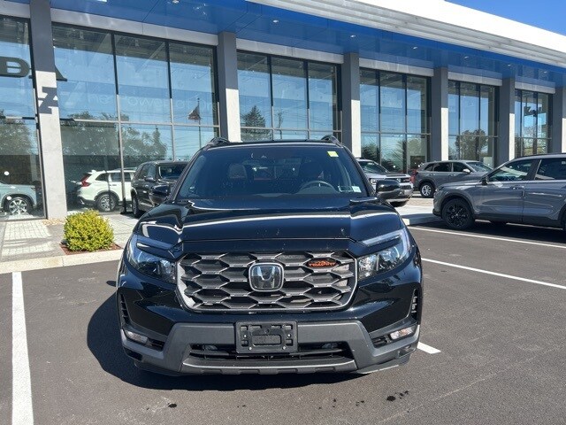 2023 Honda Passport TrailSport photo 2