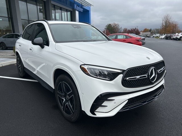 2024 Mercedes Benz GLC 300 4MATIC photo 4