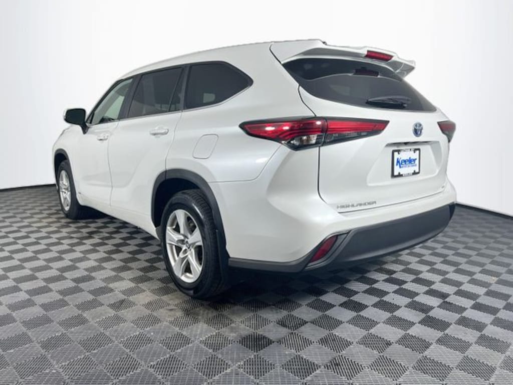 Used 2023 Toyota Highlander Hybrid LE SUV