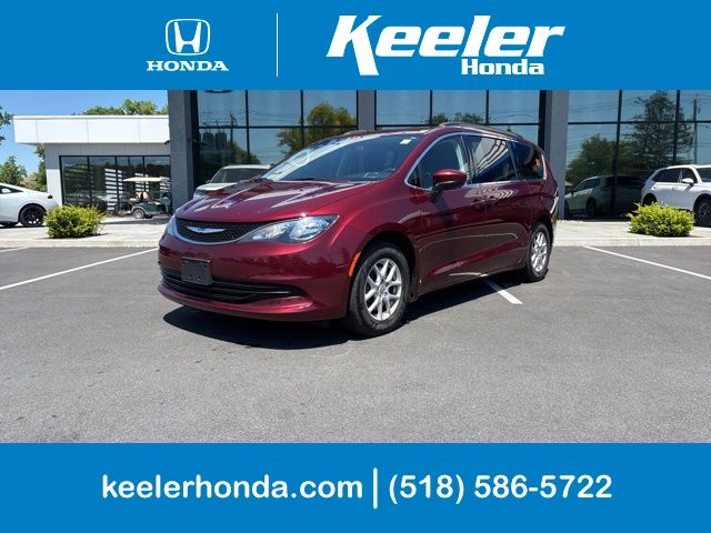 2020 Chrysler Voyager LX's photo
