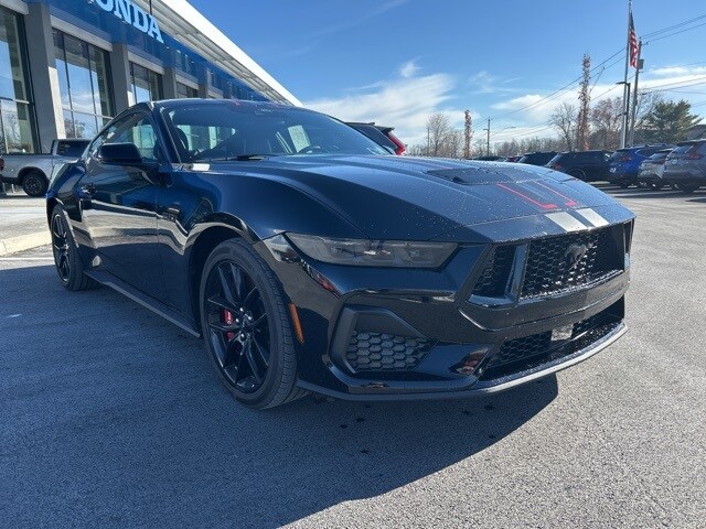 2025 Ford Mustang GT Premium photo 3