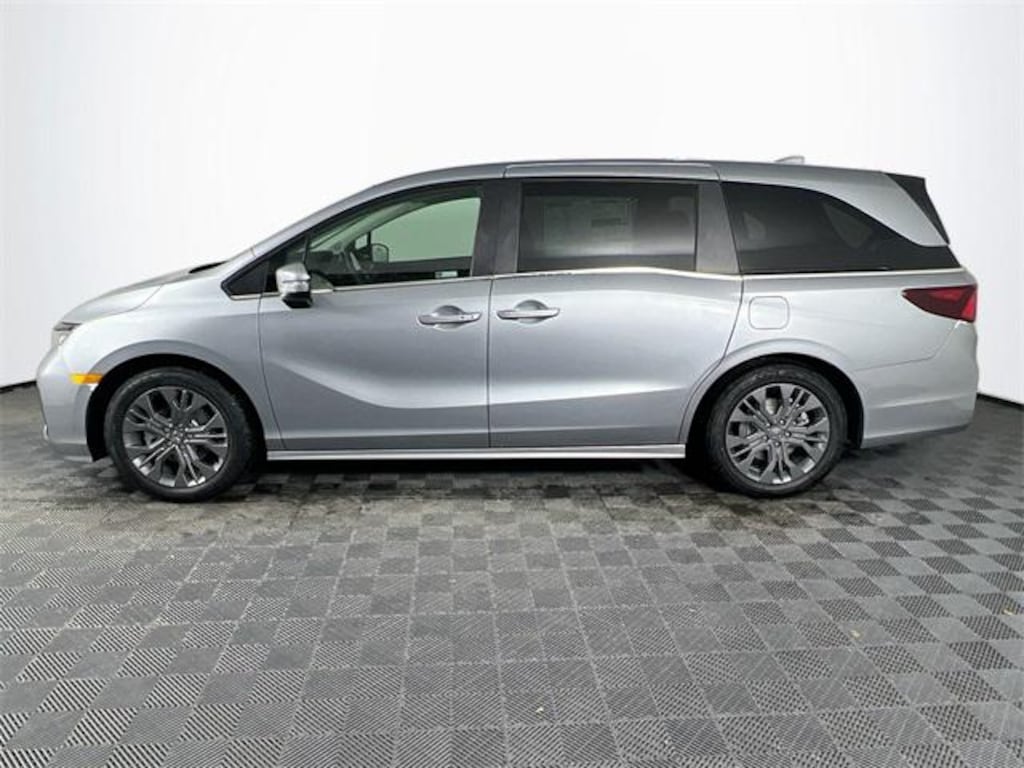 New 2026 Honda Odyssey Touring Minivan/Van