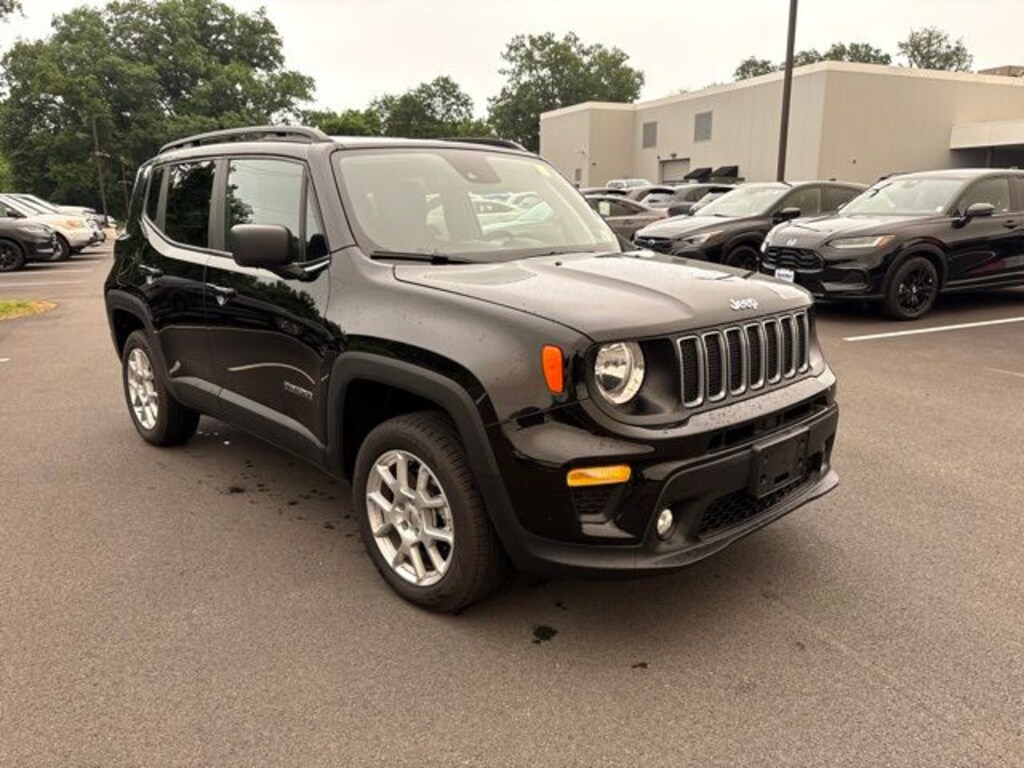 Used 2022 Jeep Renegade Latitude SUV