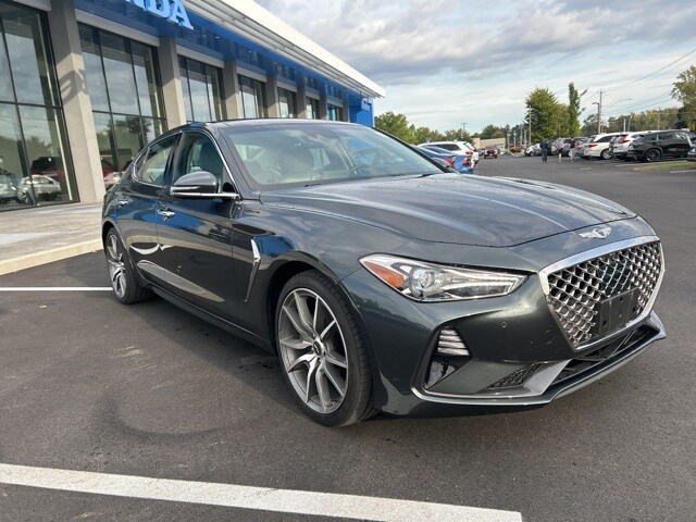 2021 Genesis G70 2.0T Prestige photo 2
