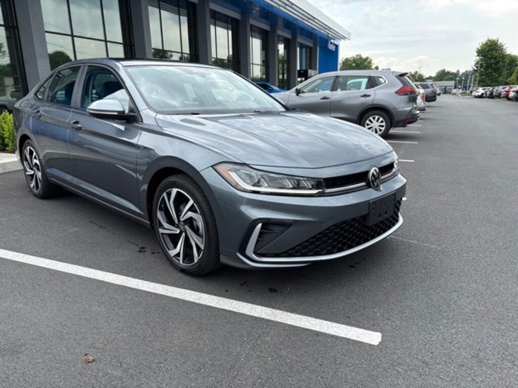 Used 2025 Volkswagen Jetta 1.5T SEL Sedan
