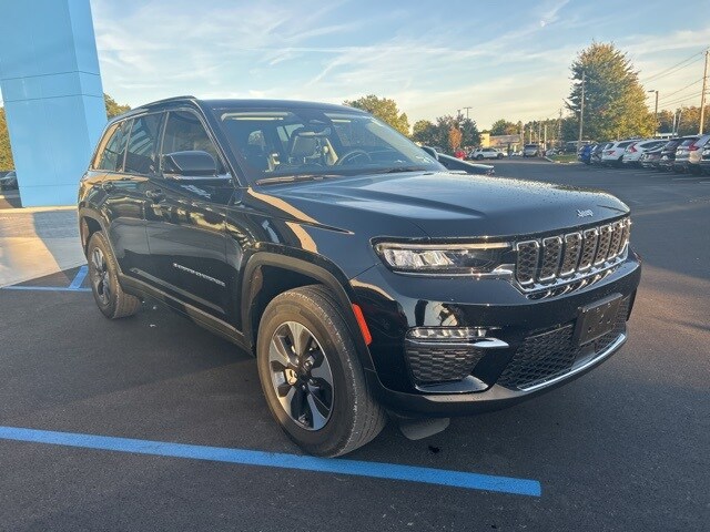 2023 Jeep Cherokee 4xe photo 3