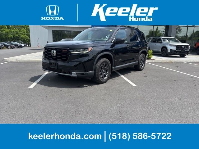 2023 Honda Pilot TrailSport AWD's photo