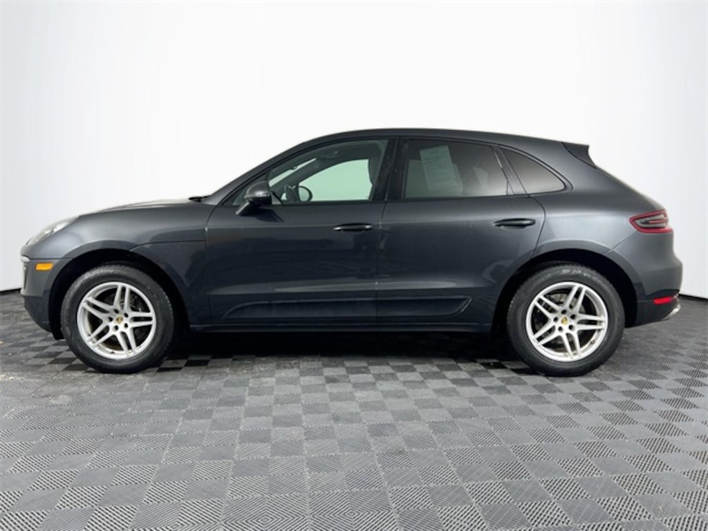 Used 2018 Porsche Macan Base SUV