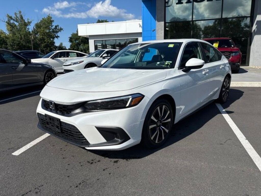 Used 2024 Honda Civic EX-L Hatchback