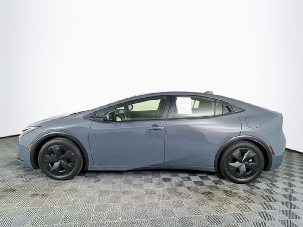 Used 2023 Toyota Prius LE Hatchback